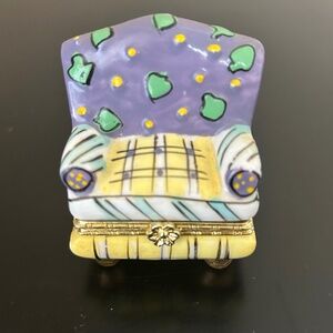 Armchair Trinket Box. NWOT